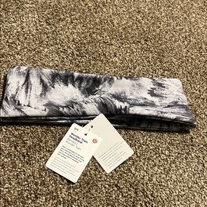 Lululemon Athletica Black and White Women's Hairband